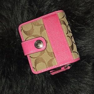 Coach snap wallet pink. Excellent condition
